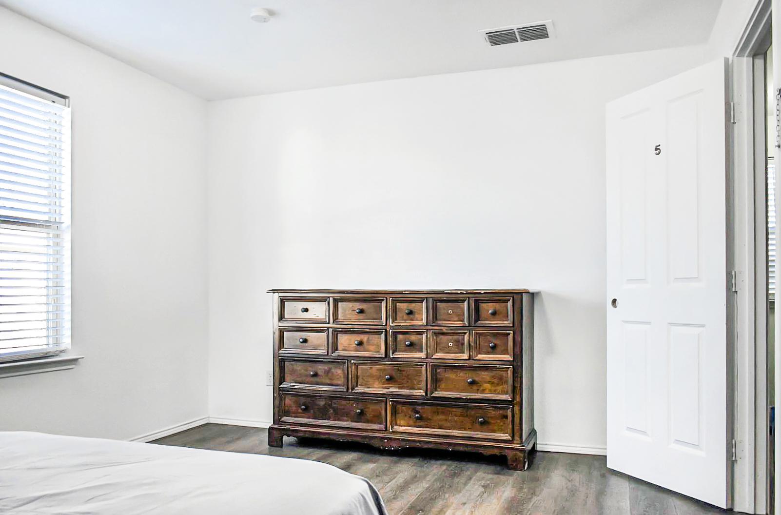 bedroom, detected: bed