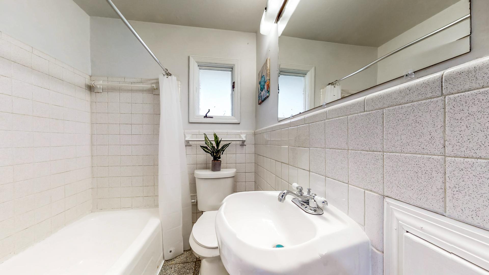 Bathroom(s)