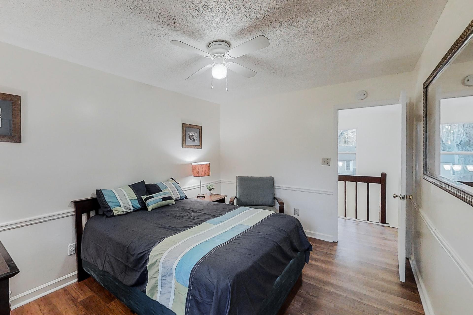 bedroom, detected: bed, ceiling fan, window blind