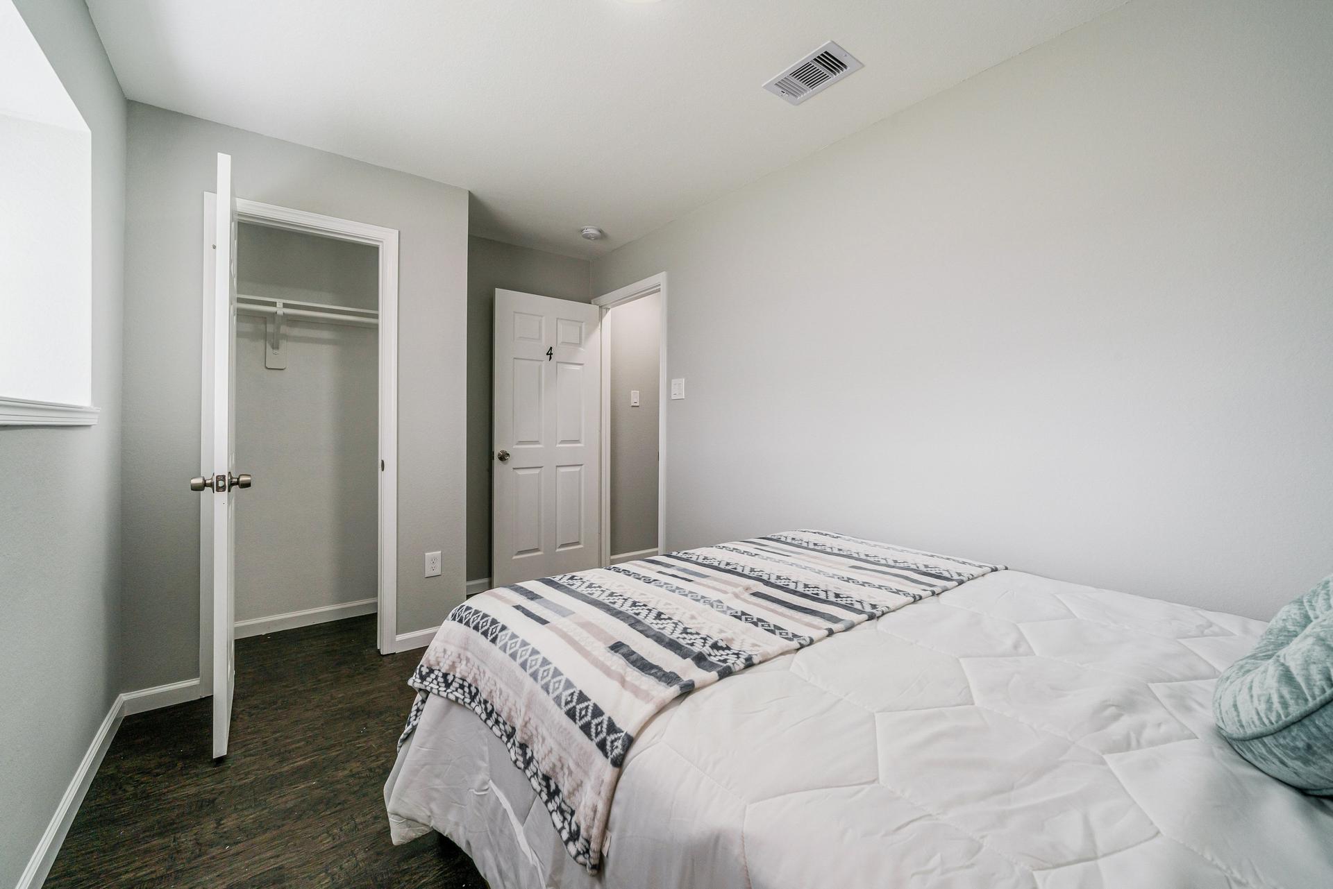 bedroom, detected: bed