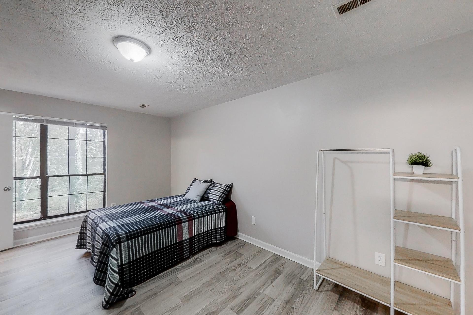 bedroom, detected: bed, window blind