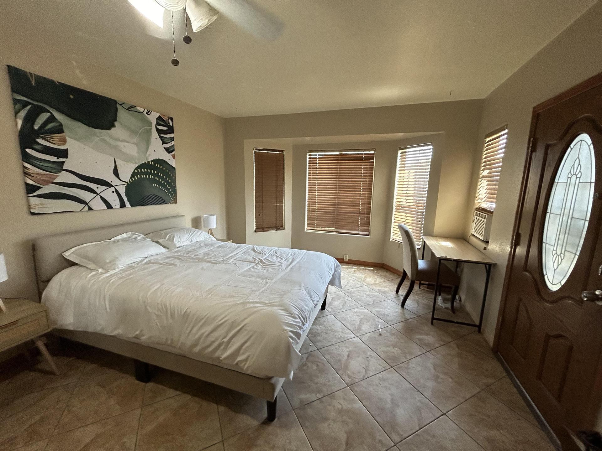 Huge room with private entrance - formerly livingroom