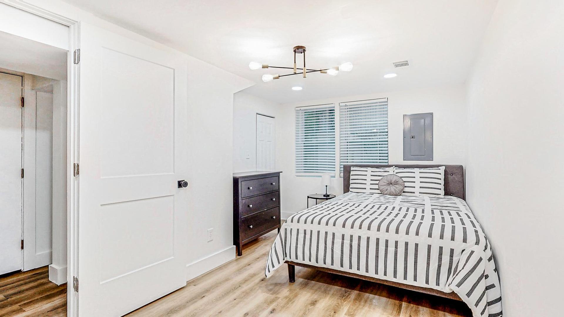 bedroom, detected: bed, fan