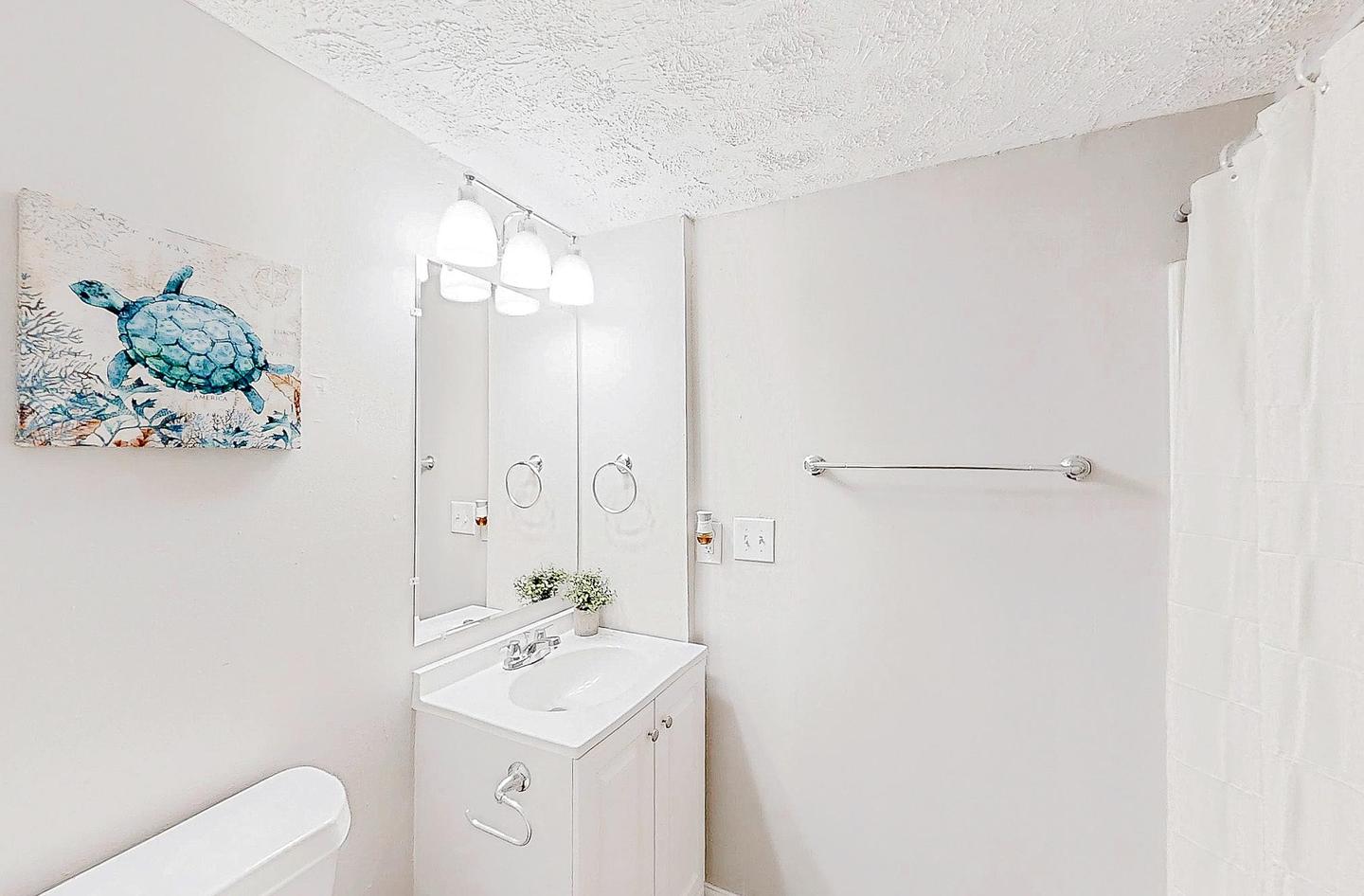Bathroom(s)