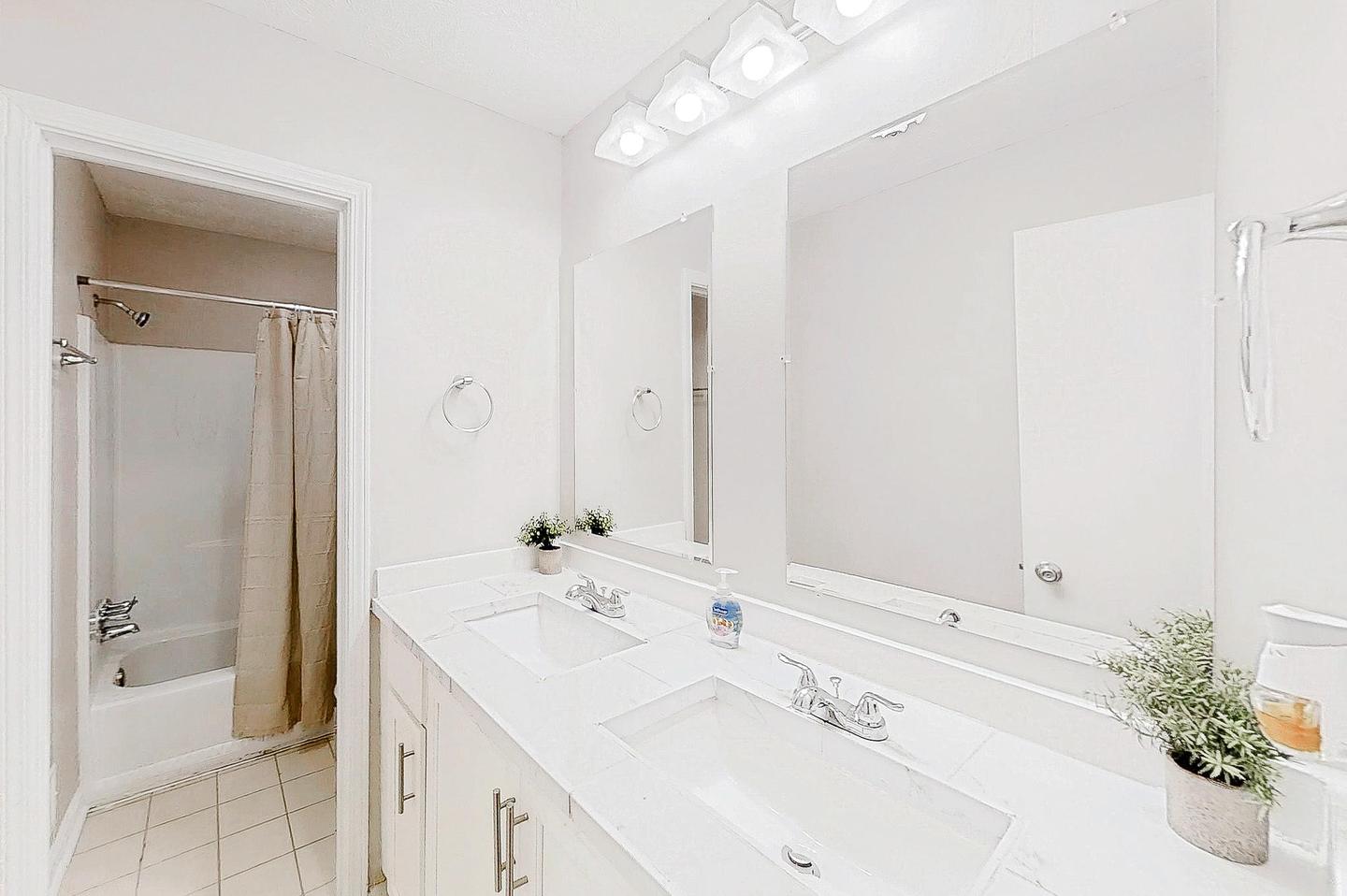 Bathroom(s)