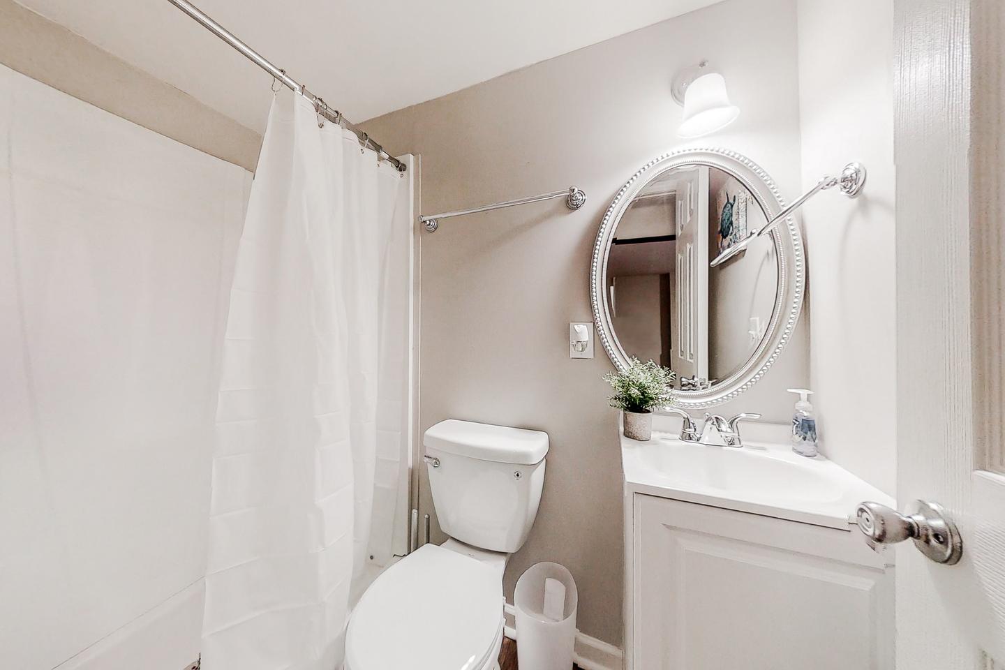 Bathroom(s)
