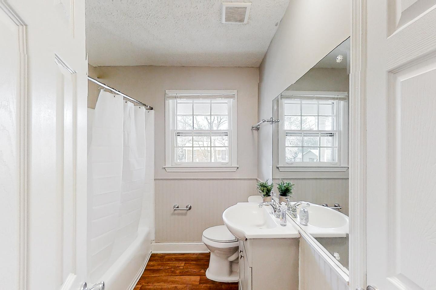 Bathroom(s)