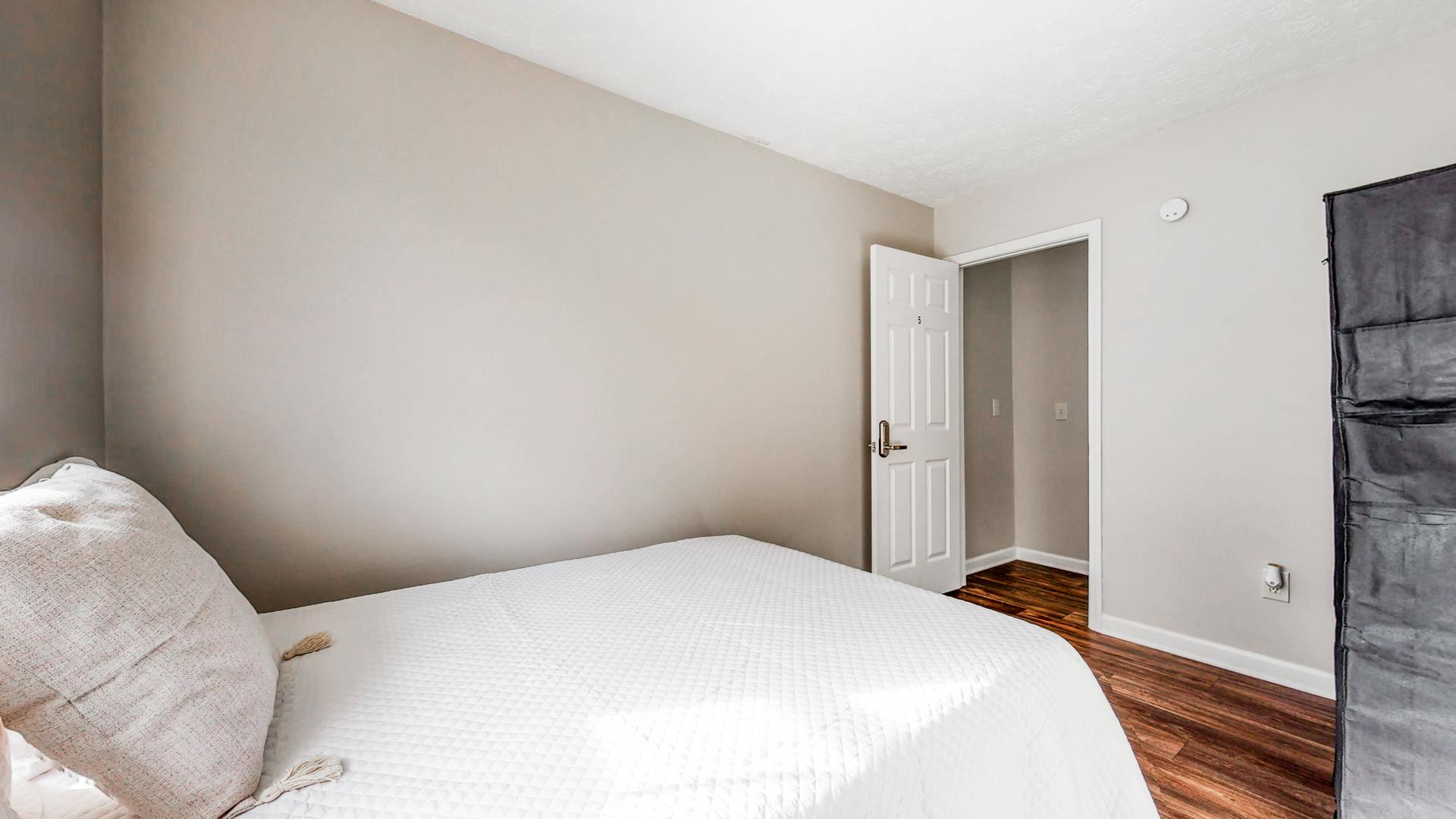 bedroom, detected: bed