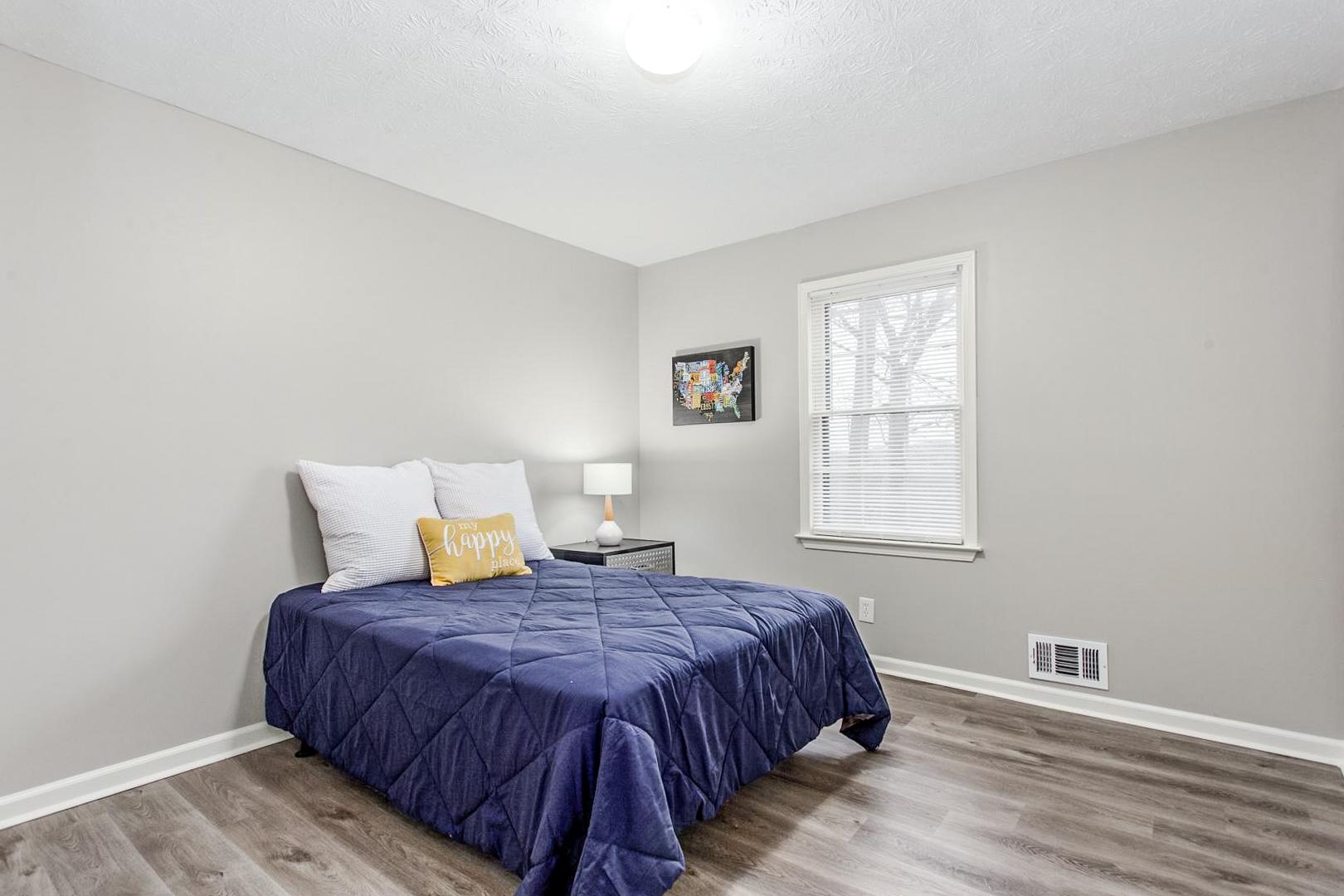 bedroom, detected: bed, window blind