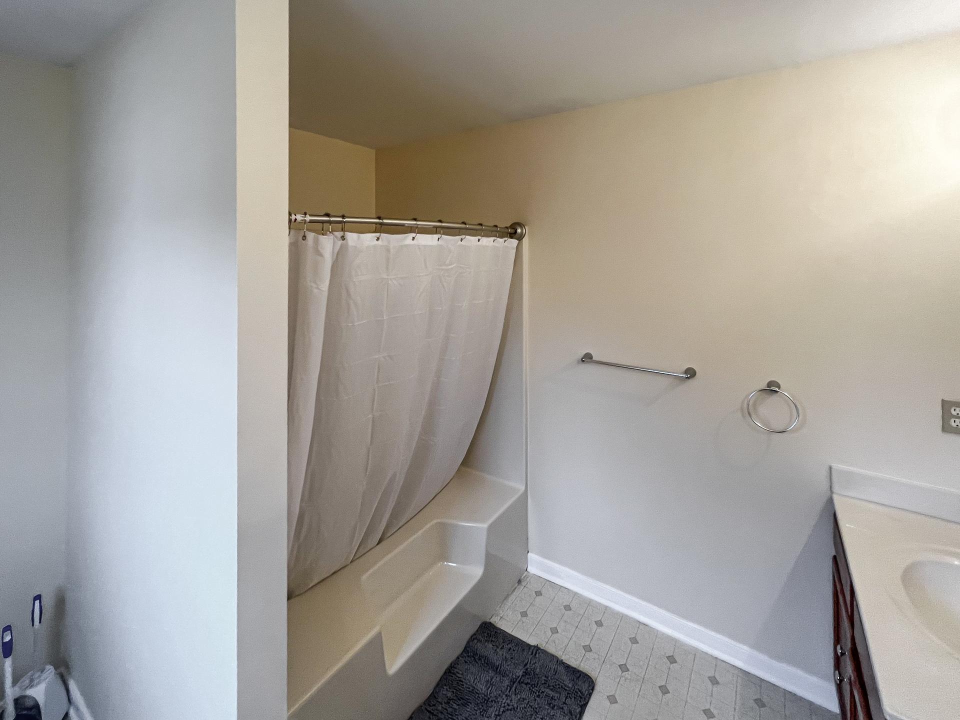 bathroom, detected: bathtub, shower