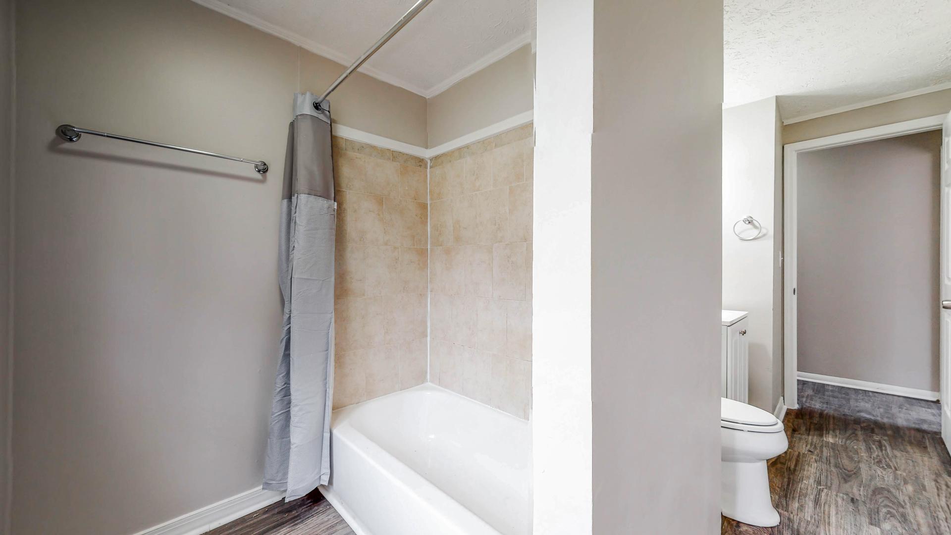 Bathroom(s)