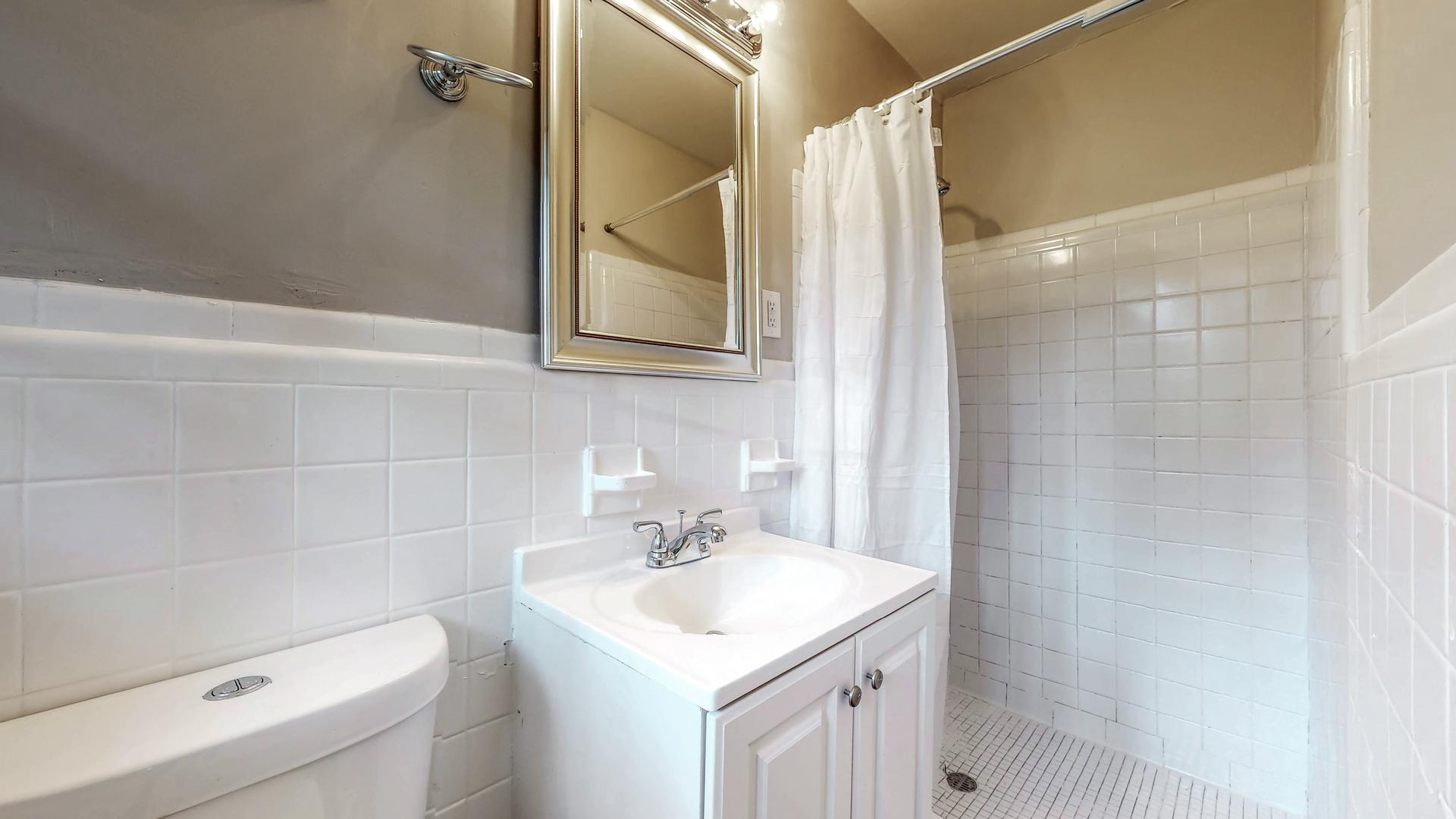 bathroom, detected: bathtub, shower