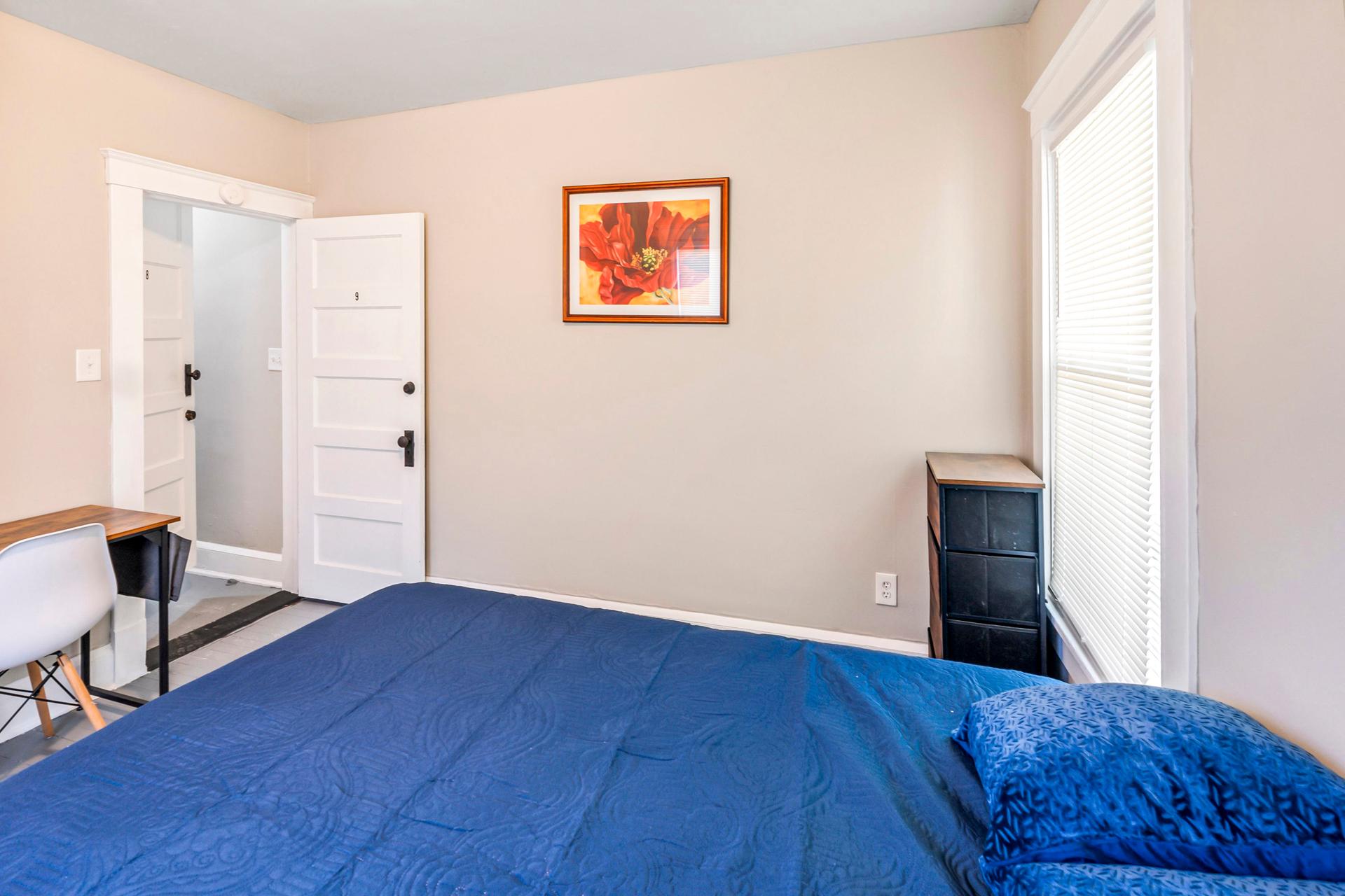 bedroom, detected:bed, ceiling fan, window blind