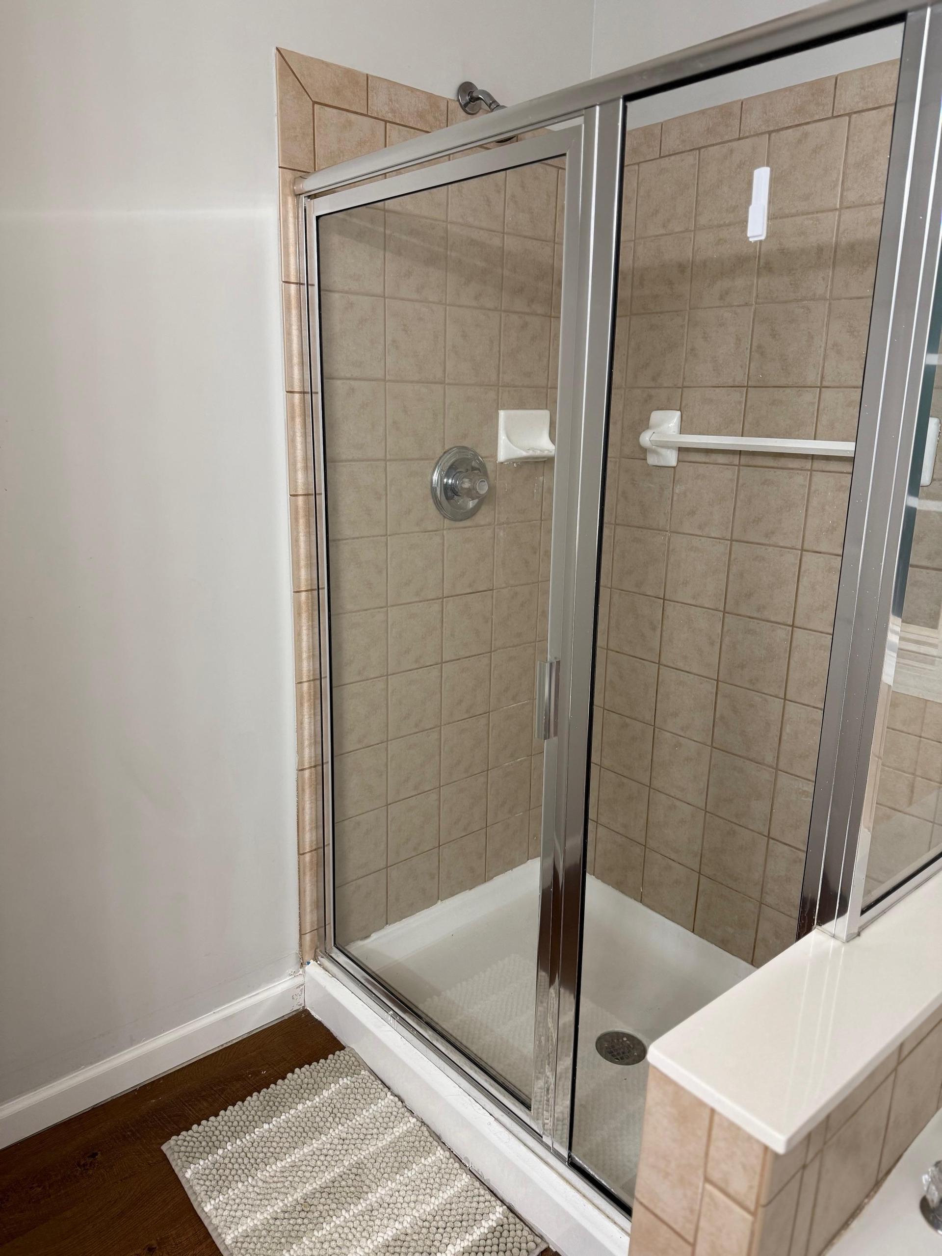Luxury meets function: eparate shower built for comfort.