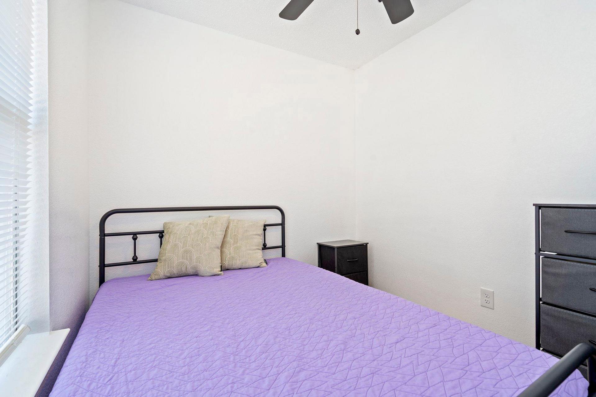 bedroom, detected:bed, ceiling fan, window blind