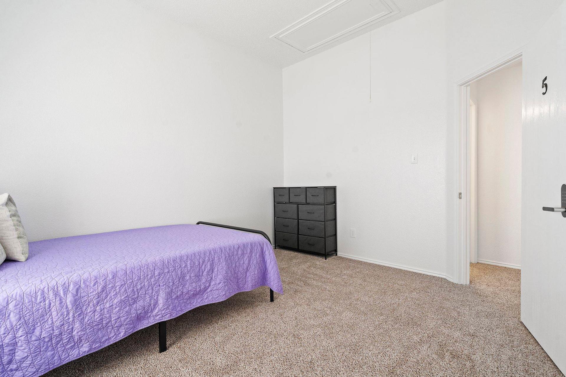 bedroom, detected:bed