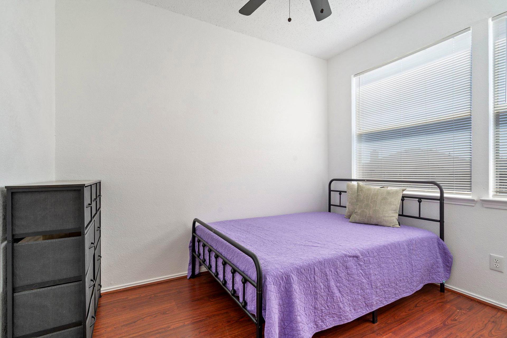 bedroom, detected:bed, window blind