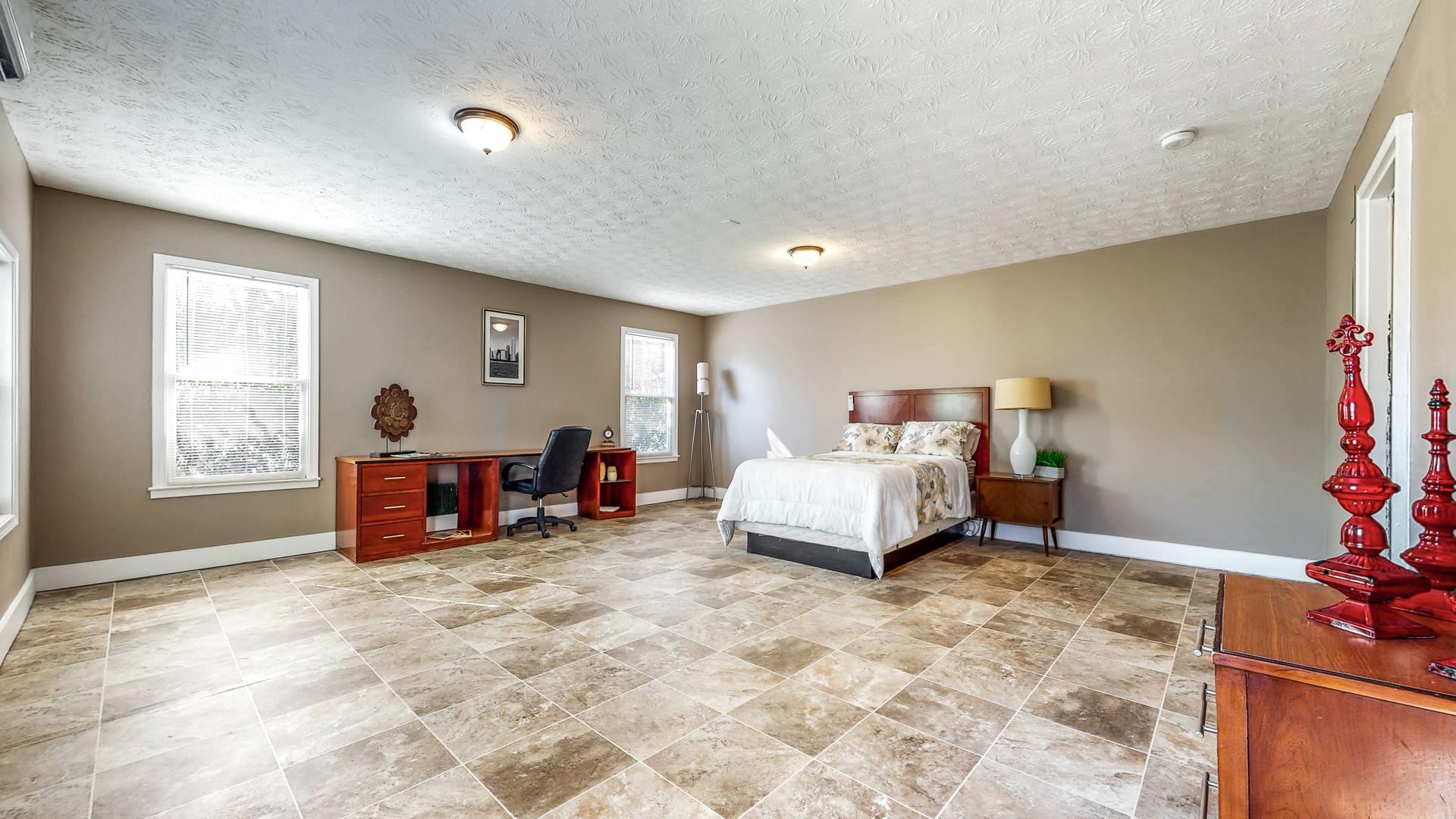 bedroom, detected: bed, window blind, carpet