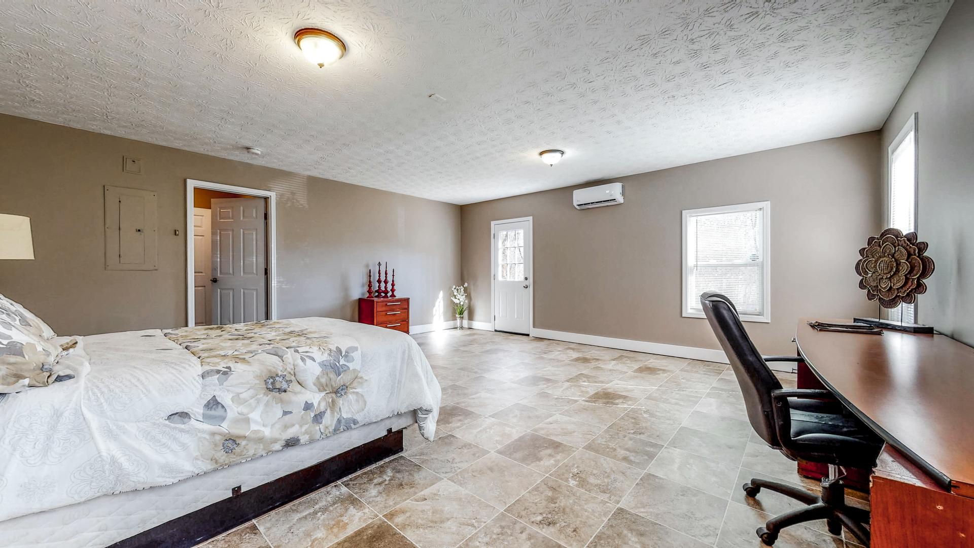 bedroom, detected: bed