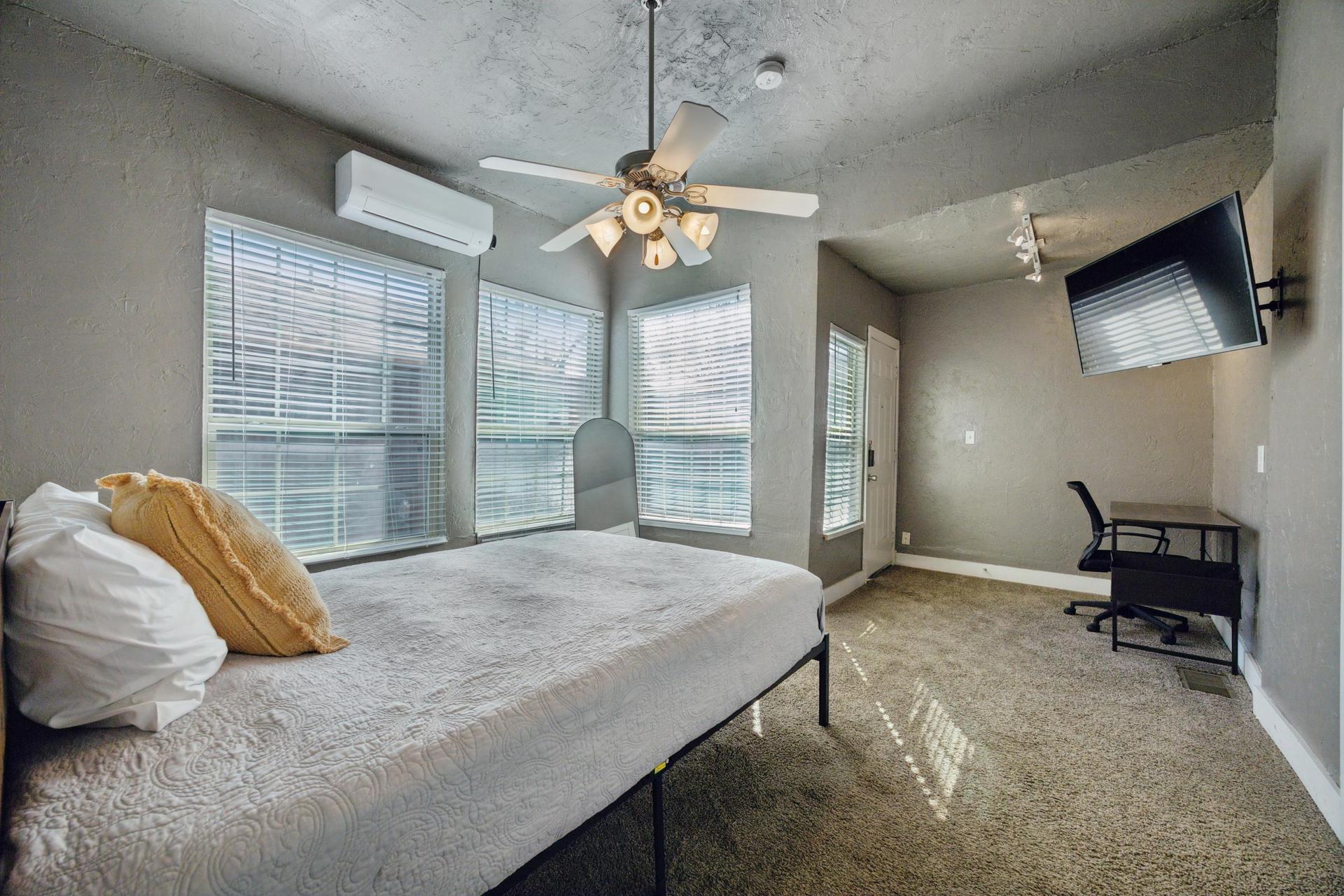 Room 1B