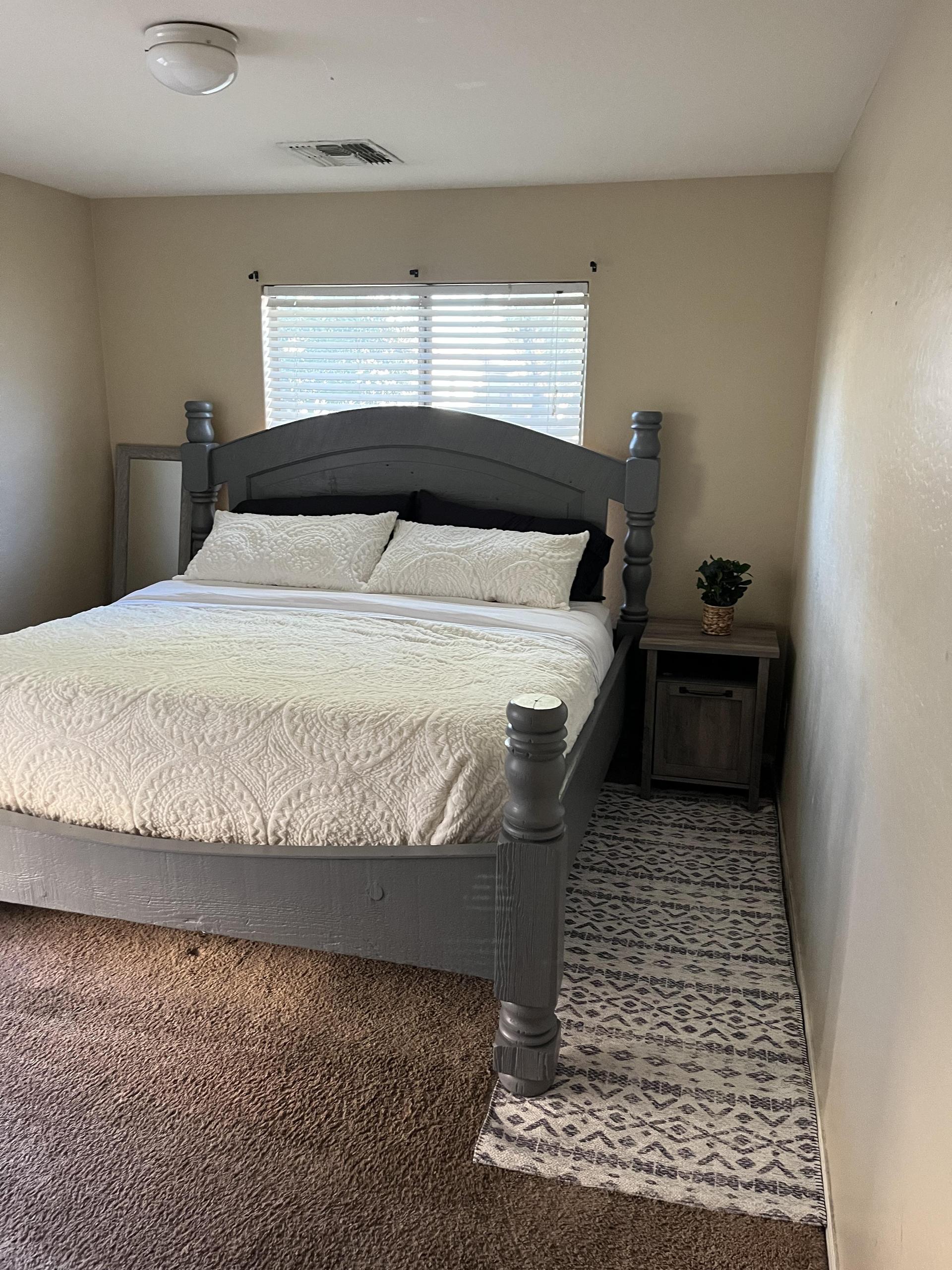 Bedroom 2: king size bed: shared bathroom attached