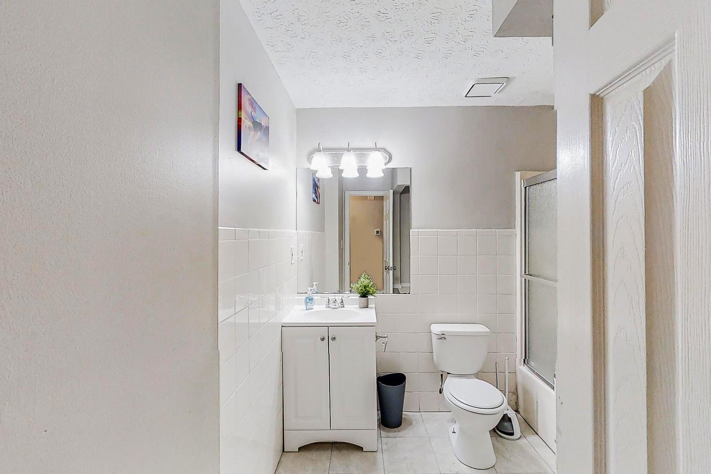 Bathroom(s)