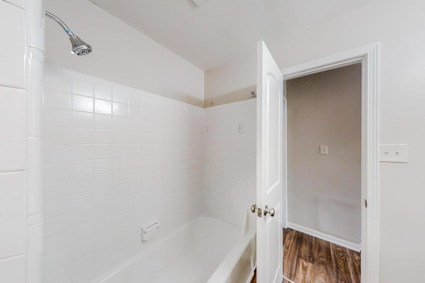 Bathroom(s)