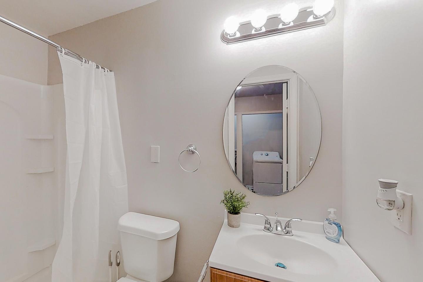 Bathroom(s)
