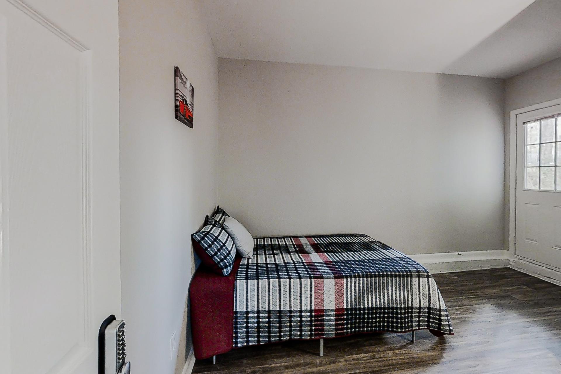 bedroom, detected: bed