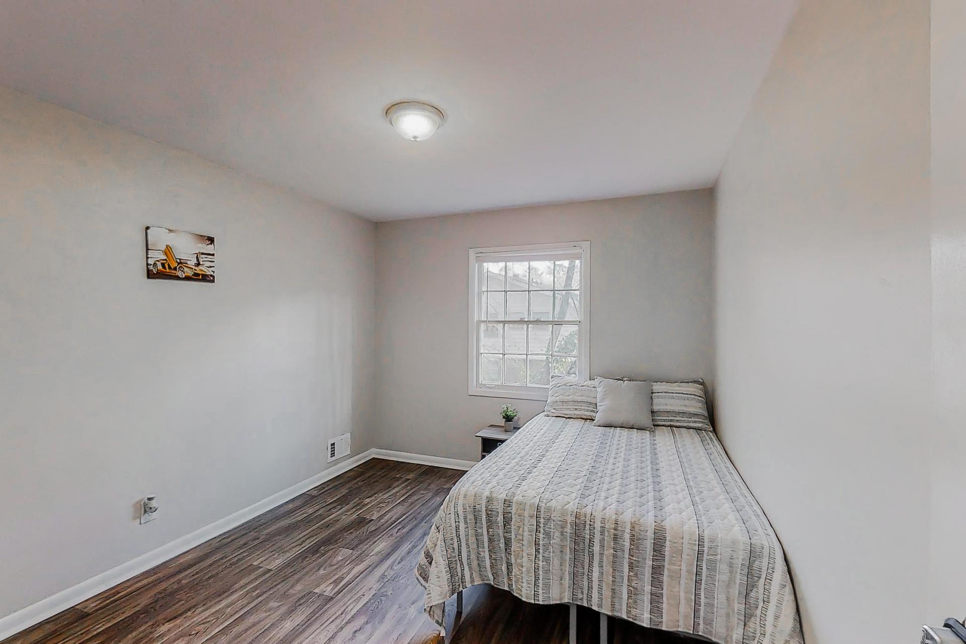 bedroom, detected: window blind, bed