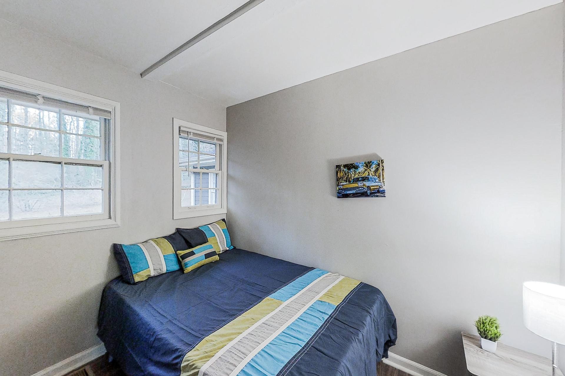 bedroom, detected: bed, window blind