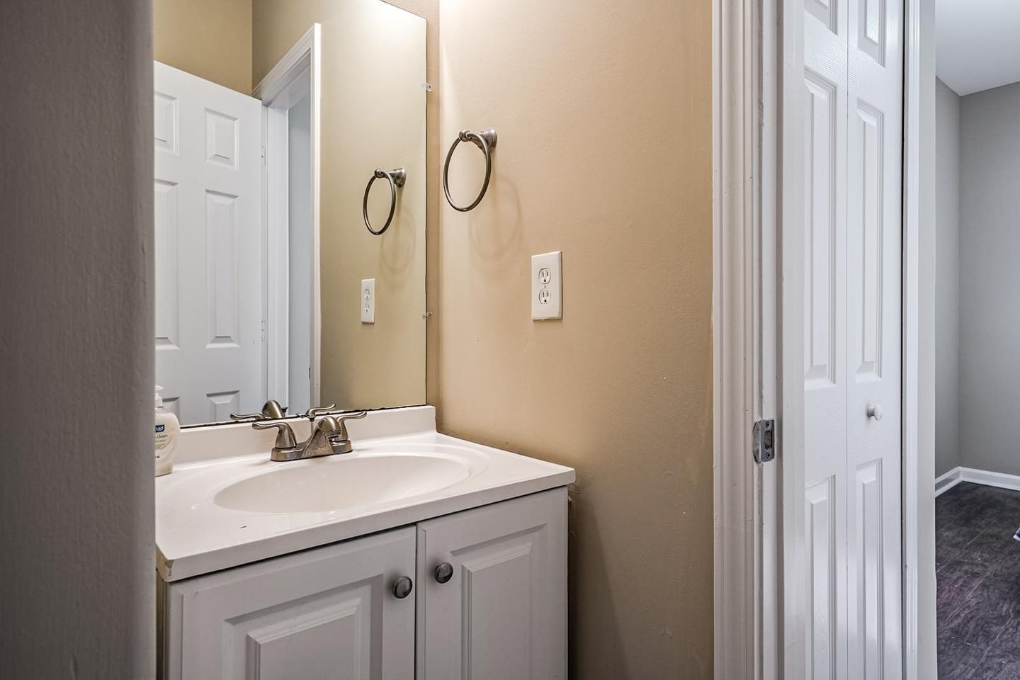 Bathroom(s)
