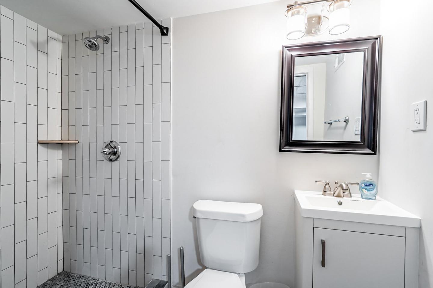 Bathroom(s)