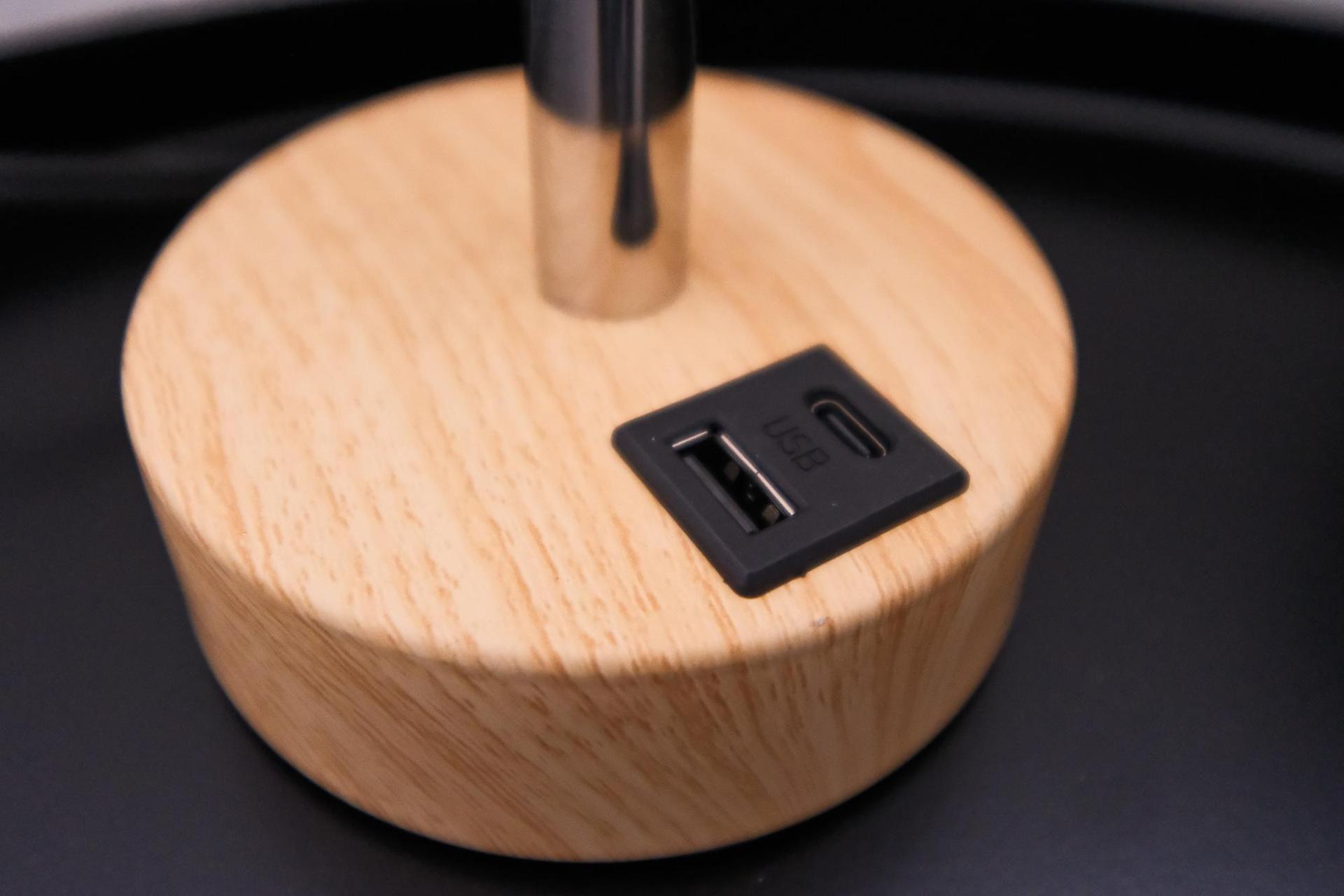 USB Charging ports on lamp