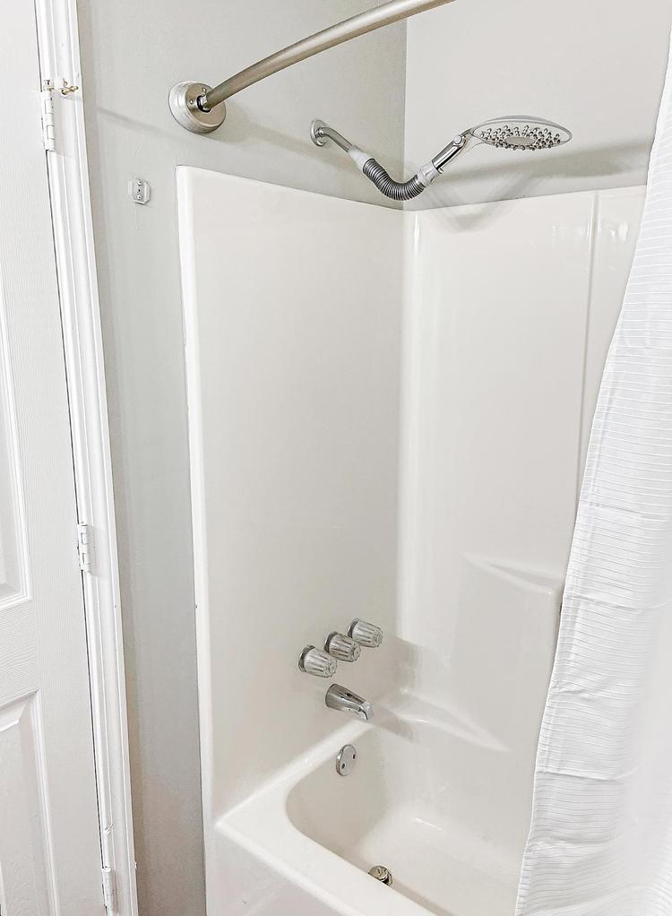 Bathroom(s)