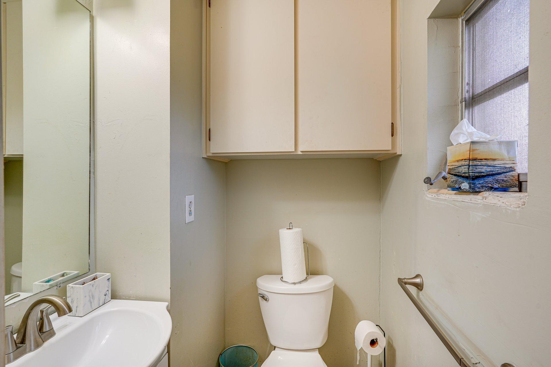Half Bathroom for Bedroom 5