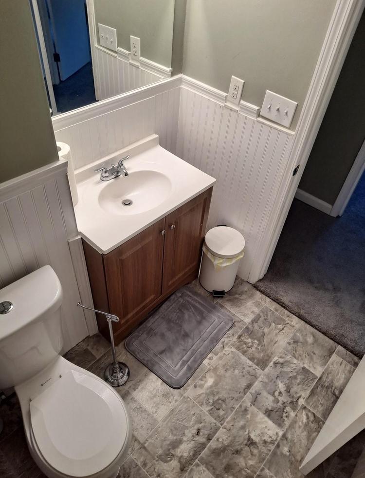 Bathroom(s)