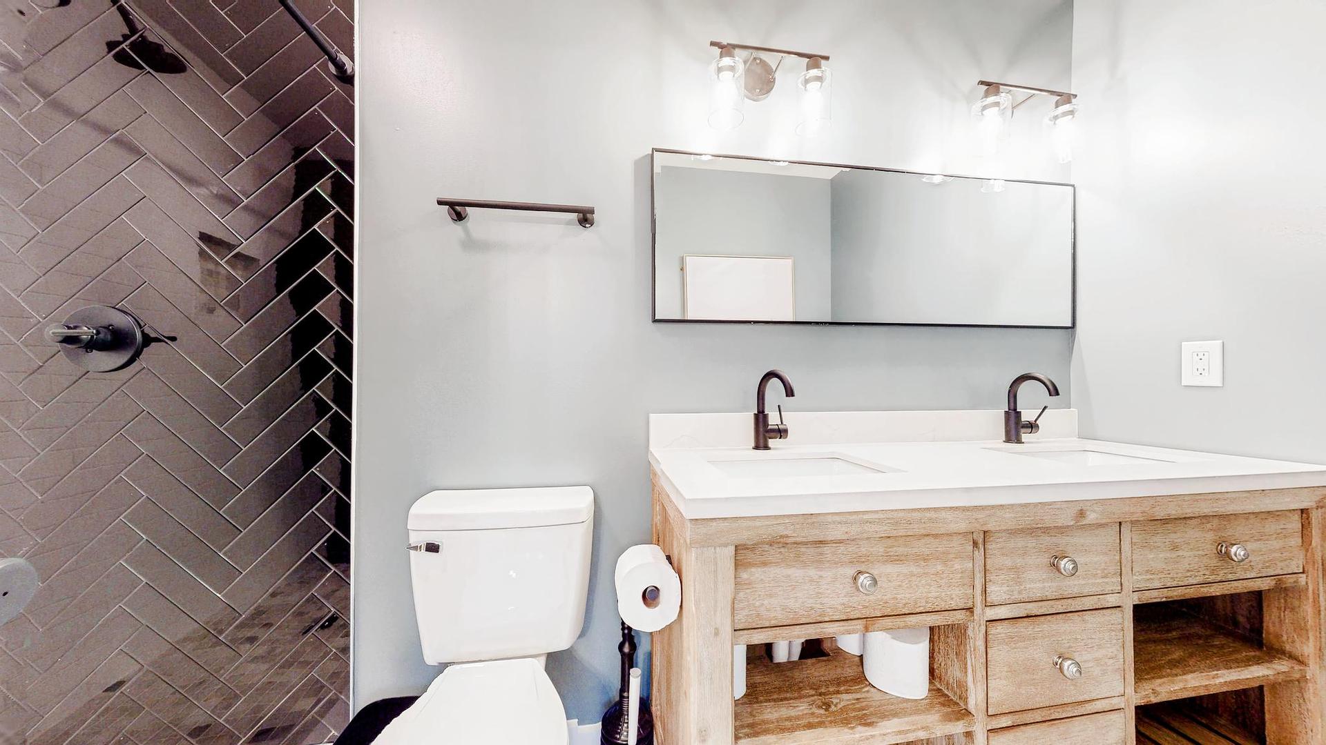 Bathroom(s)
