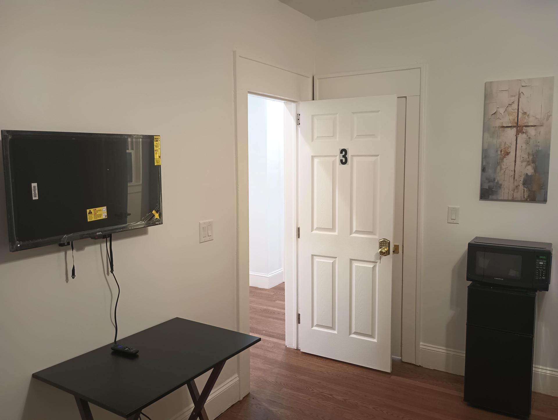 Workstation and tv