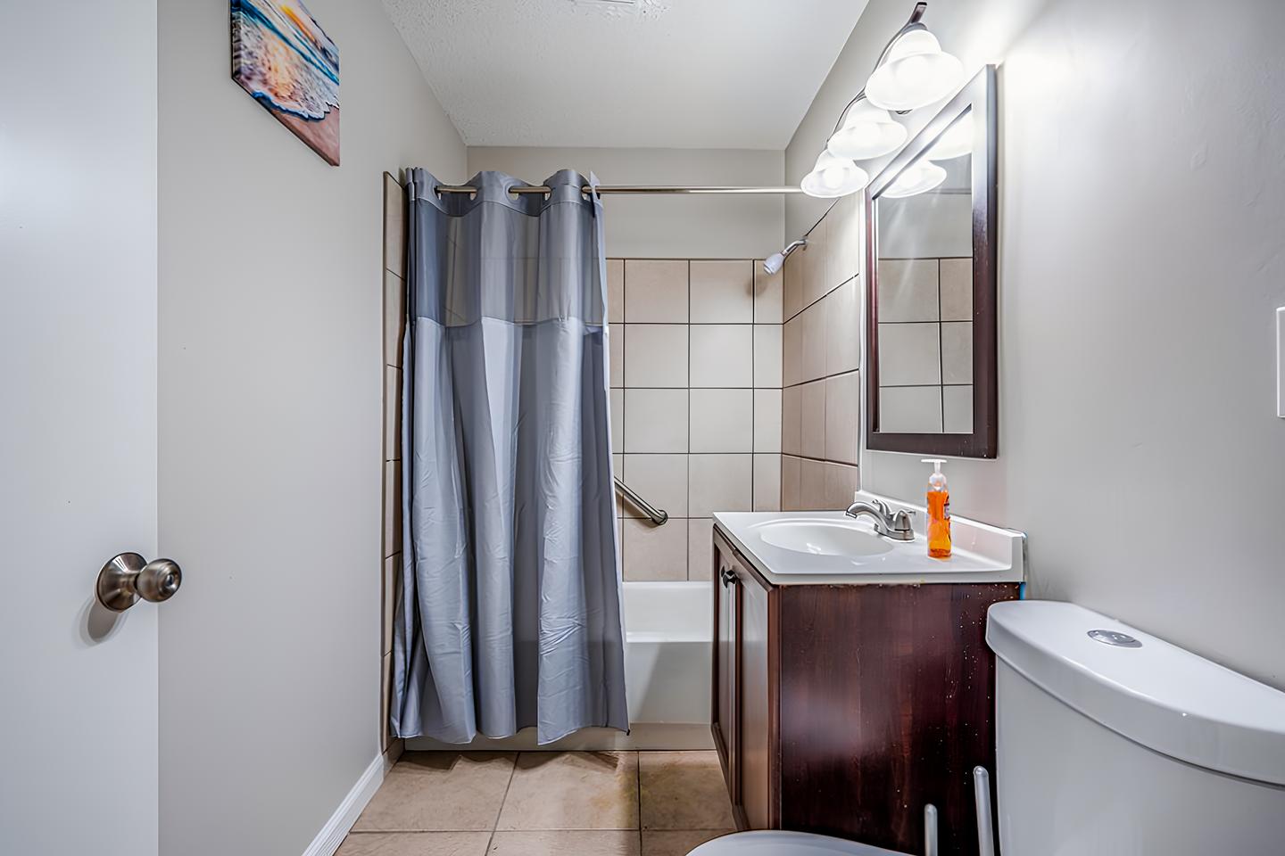 Bathroom(s)