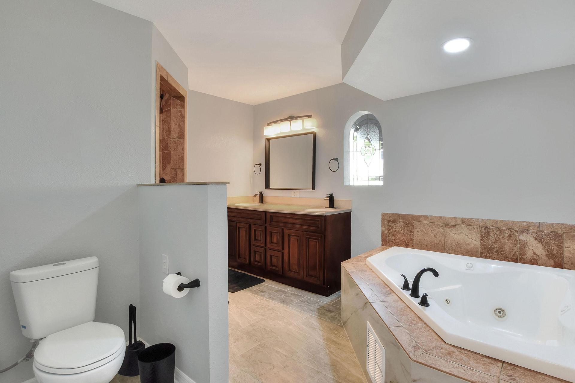Shared bath with Room 5 only