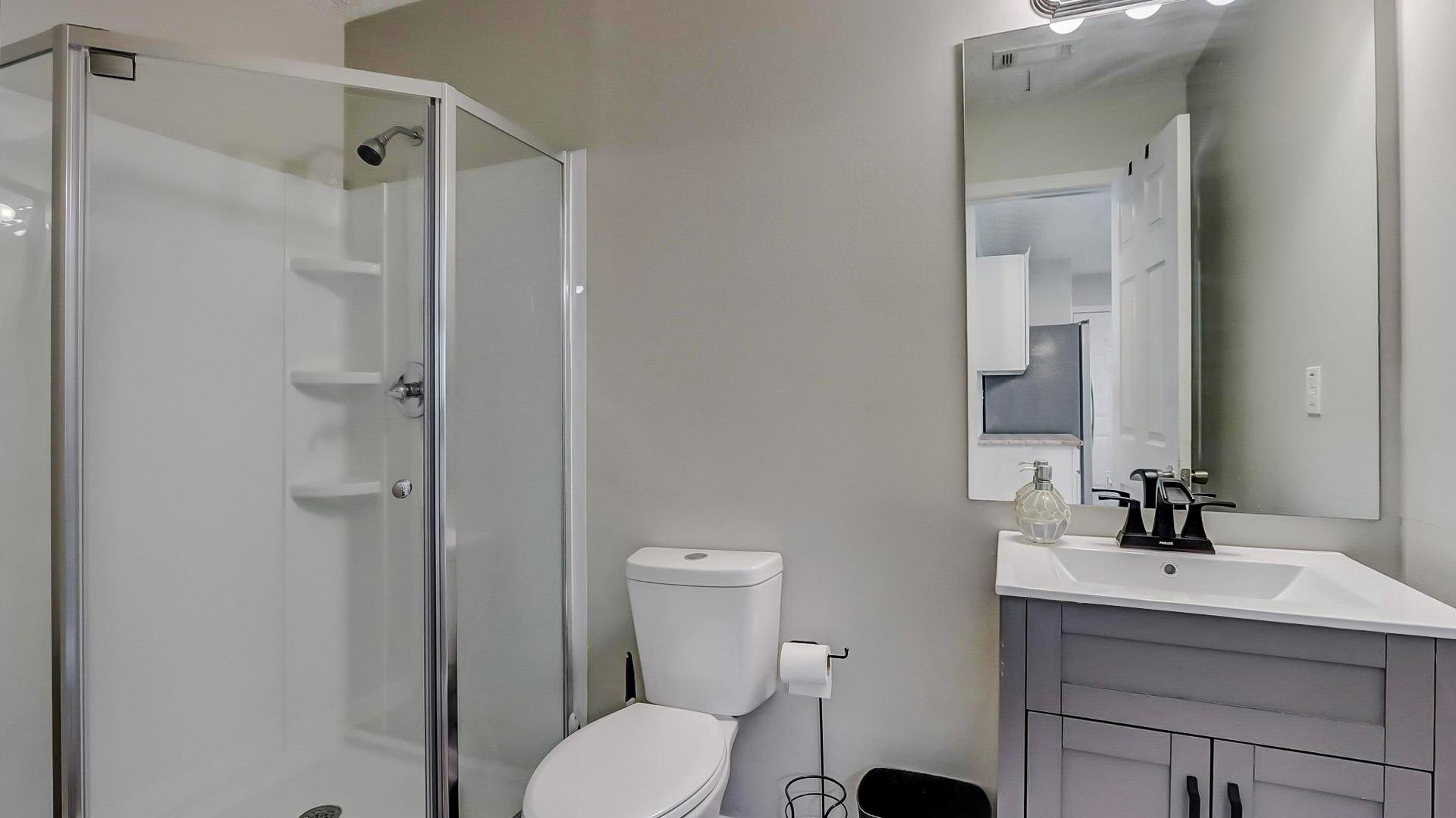 Bathroom(s)