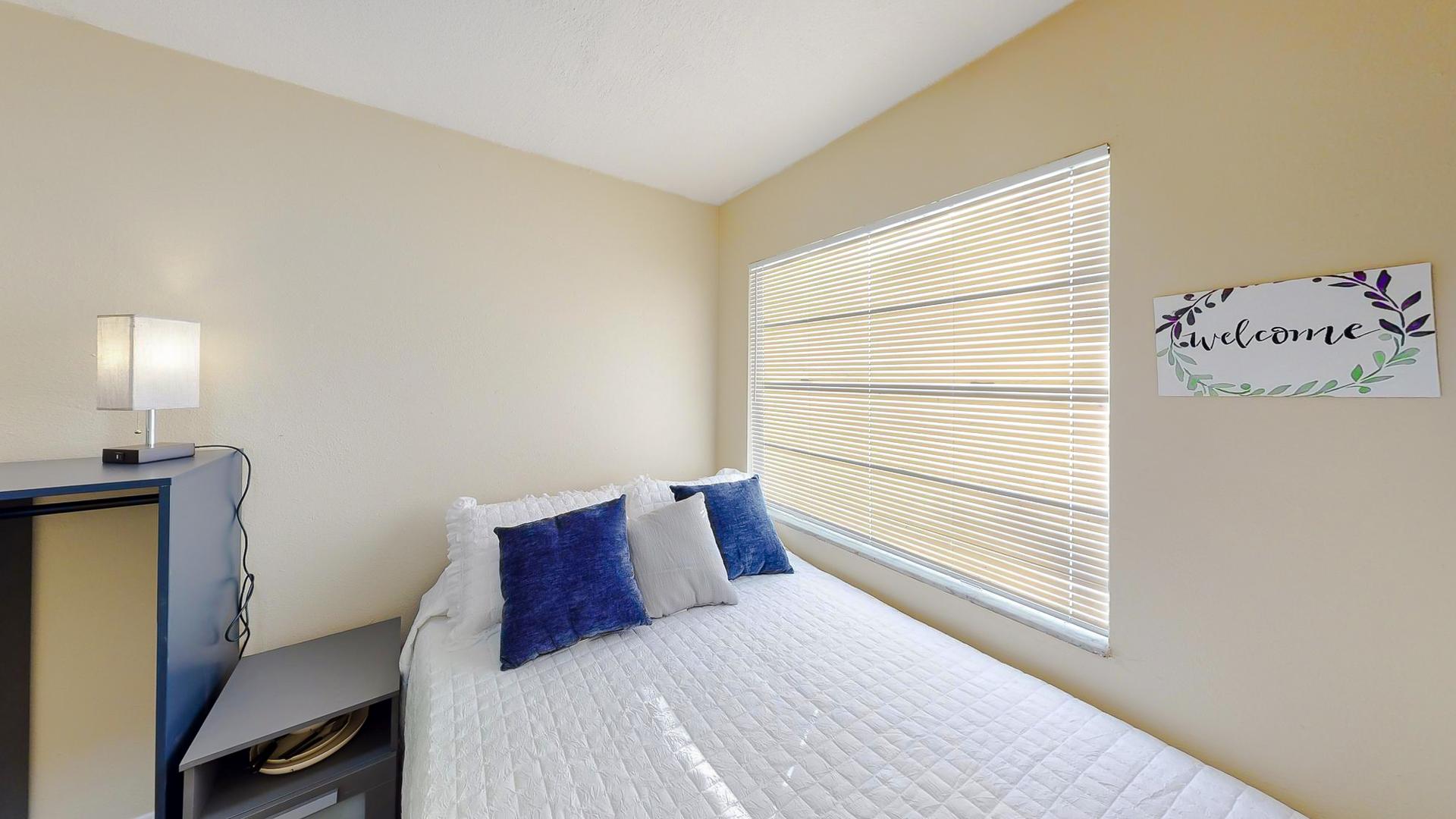 bedroom, detected: bed, window blind