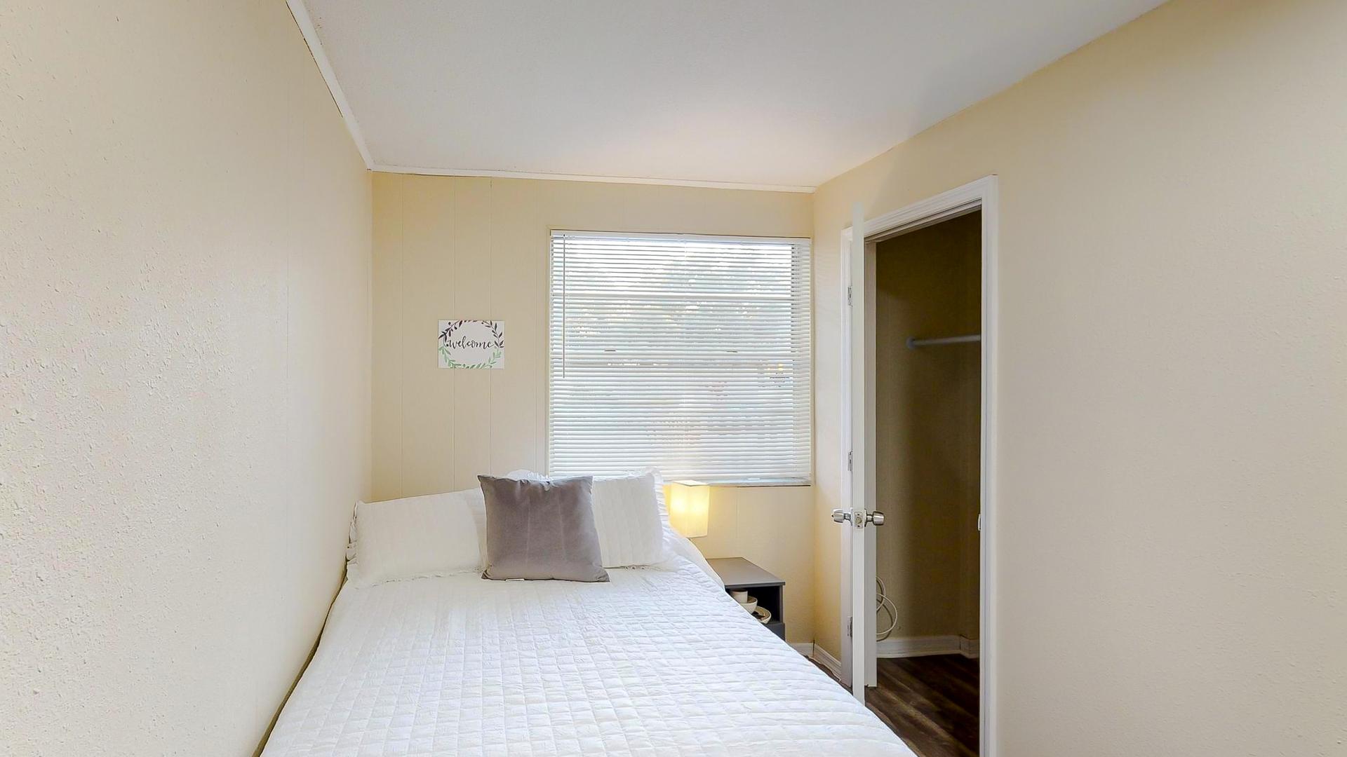 bedroom, detected: bed, window blind