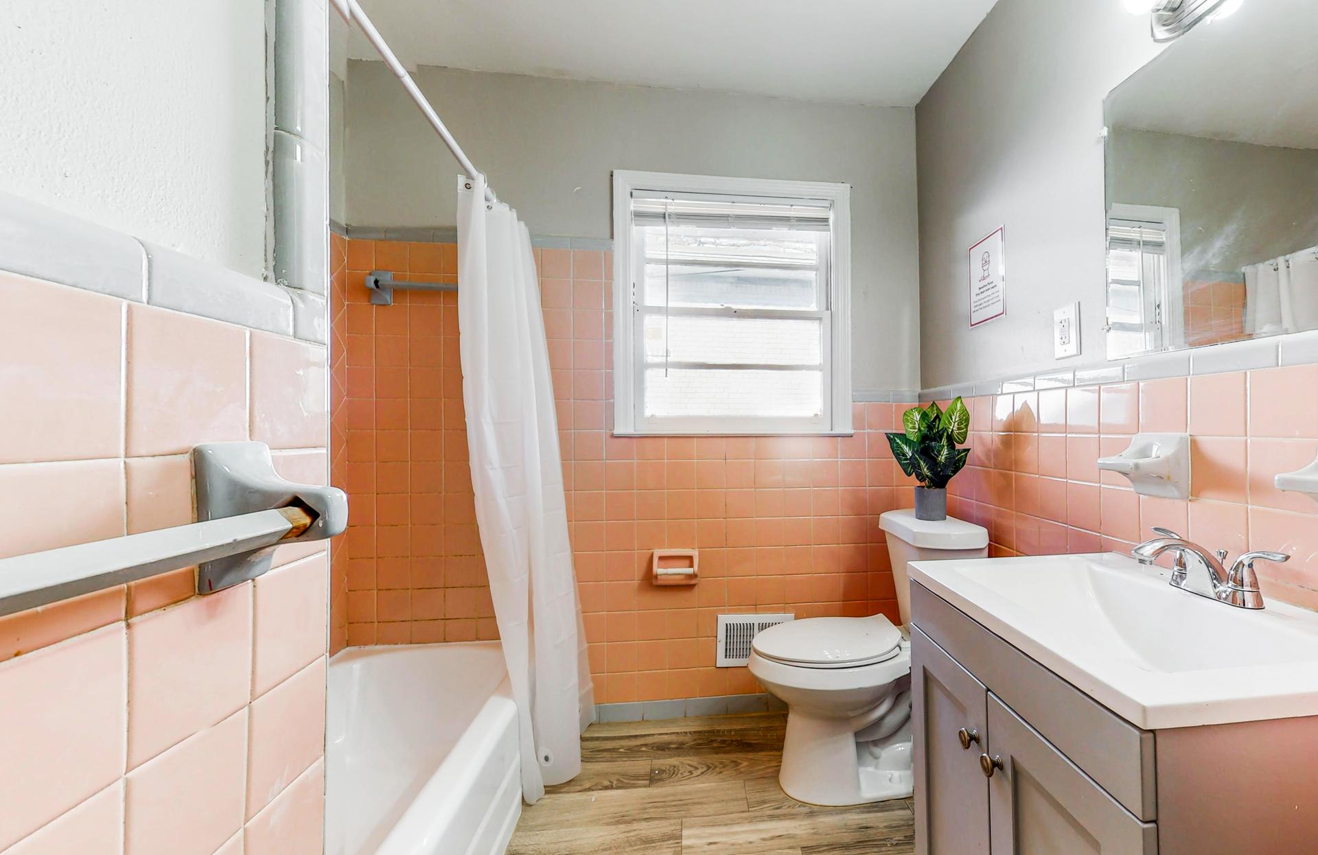Bathroom(s)