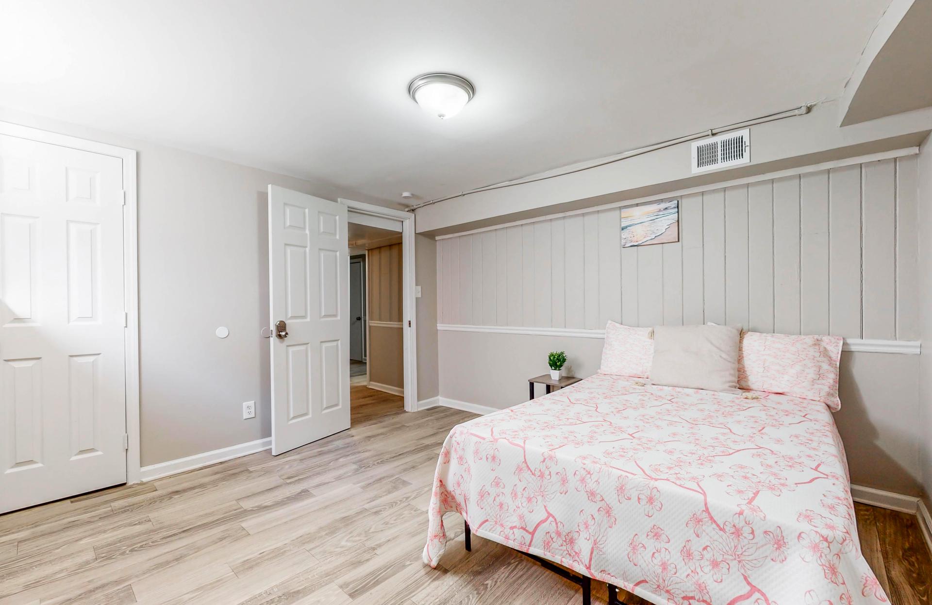 bedroom, detected: bed