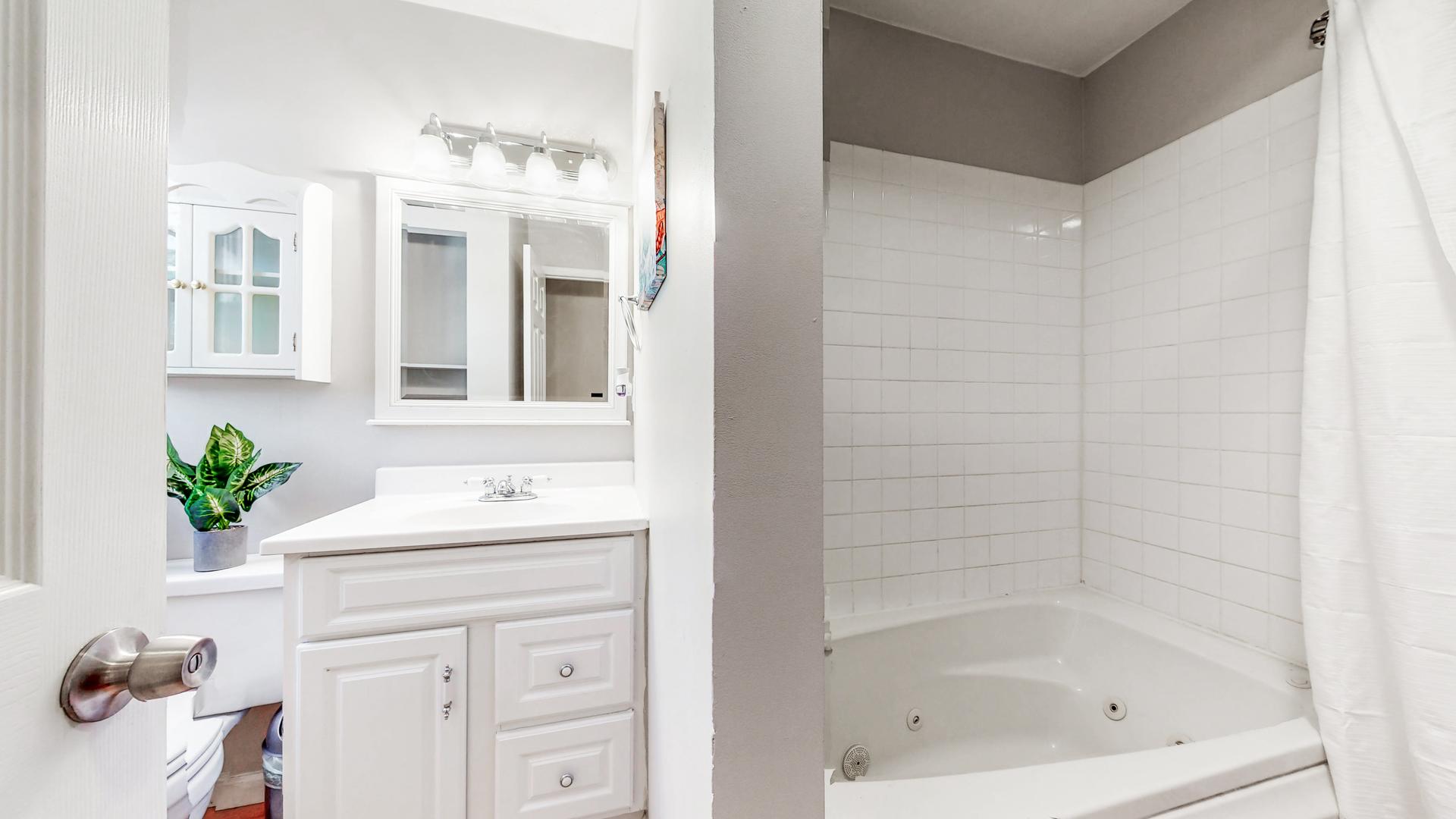 Bathroom(s)