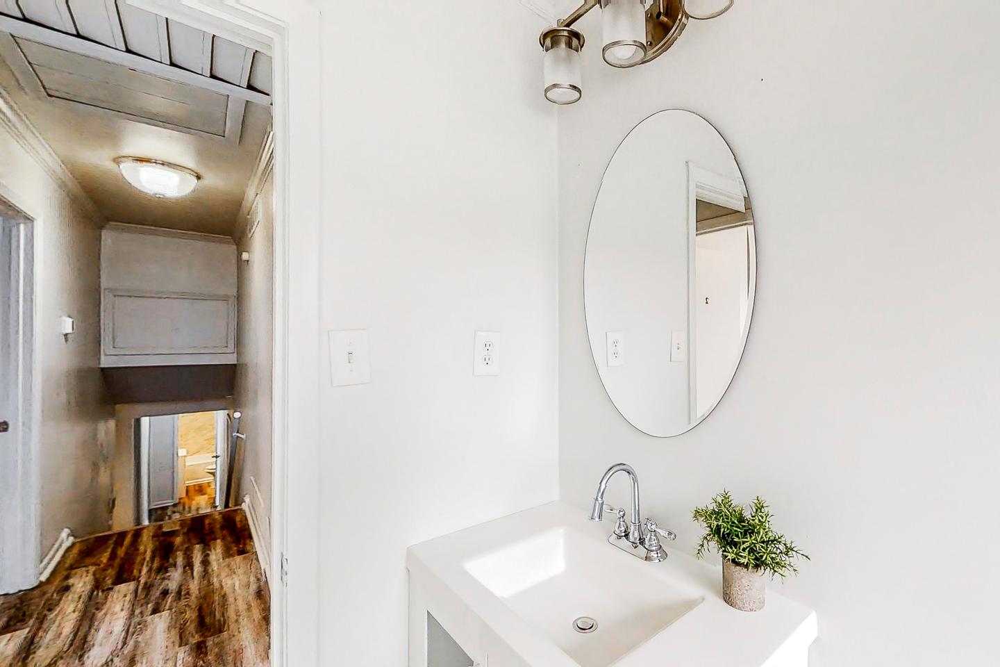Bathroom(s)