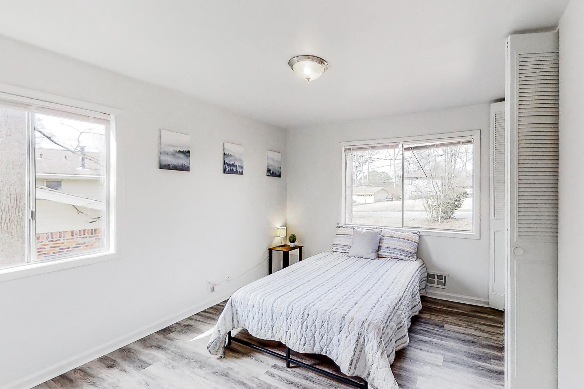 bedroom, detected: bed, window blind