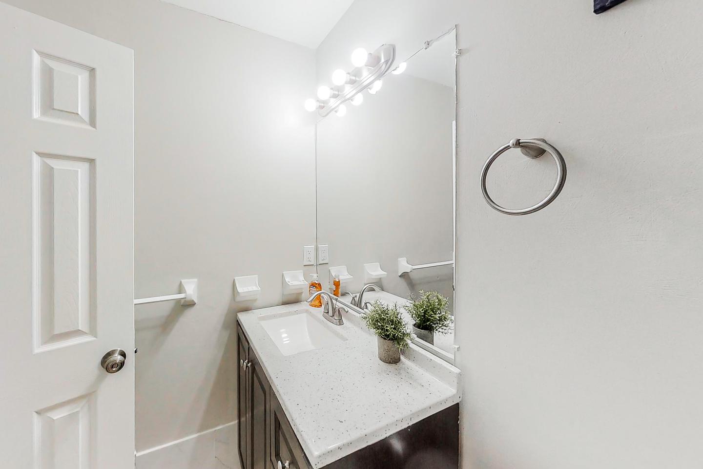 Bathroom(s)